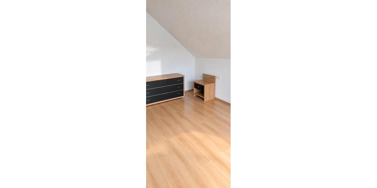 Dachgeschoßwohnung Ludwigsburg Hoheneck - 3 Zimmer, 64 m&sup2;, 830&euro; | Angebot:27584444