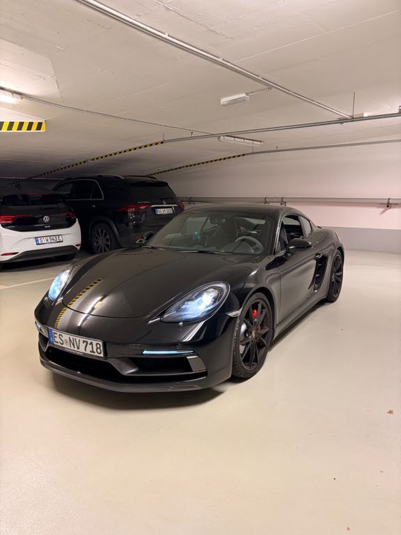 Porsche Cayman 54.075 km 62.400 € Stuttgart 70178