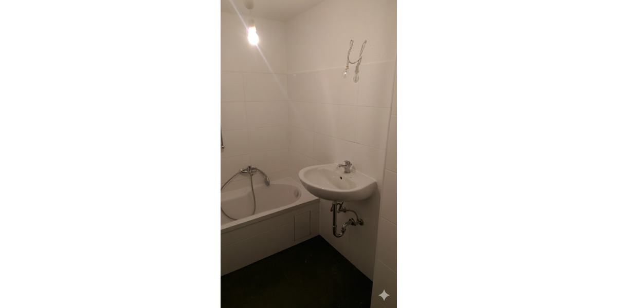 Dachgeschoßwohnung Stuttgart Mühlhausen - 3 Zimmer, 69 m&sup2;, 220.000&euro; | Angebot:24318382