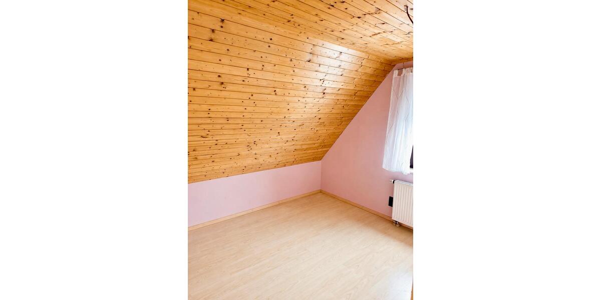 Dachgeschoßwohnung Ostfildern - 3 Zimmer, 70 m&sup2;, 1.000&euro; | Angebot:27608831