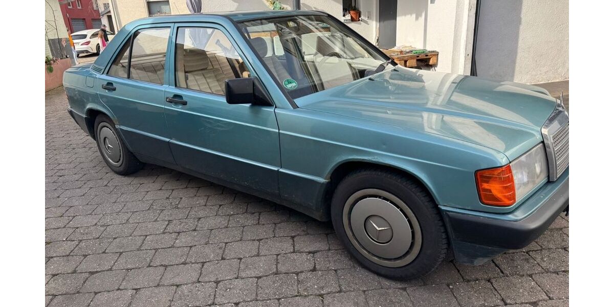 Mercedes-Benz 190 210.000 km 3.900 &euro; Böblingen 71032