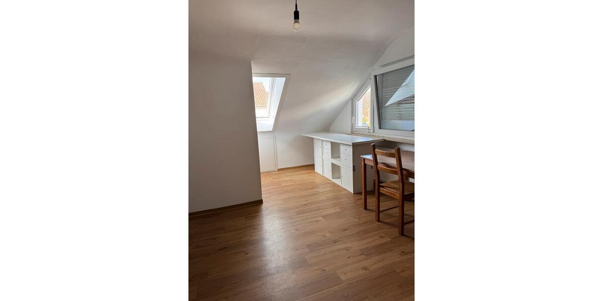 Dachgeschoßwohnung Stuttgart Feuerbach - 1 Zimmer, 29 m&sup2;, 1.000&euro; | Angebot:25881358