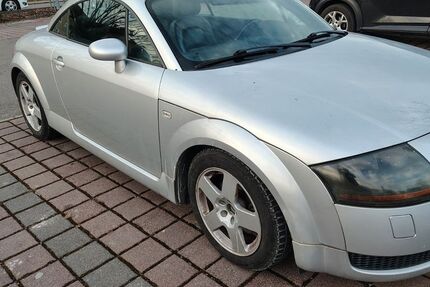 Audi TT 349.000 km 1.600 € Reutlingen 72760