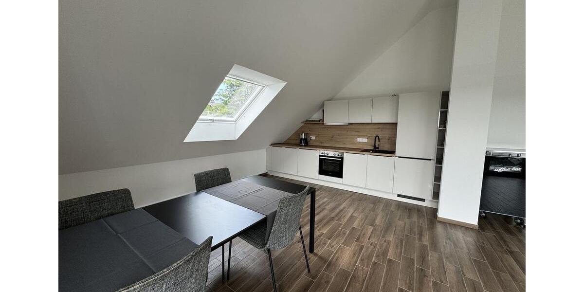 Etagenwohnung Ludwigsburg Hoheneck - 3 Zimmer, 120 m&sup2;, 1.950&euro; | Angebot:24366149