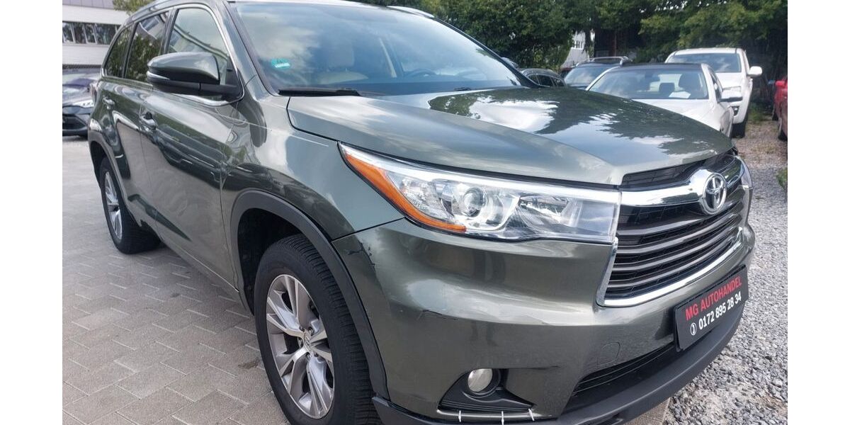 Toyota Highlander 169.711 km 12.999 &euro; Fellbach 70736