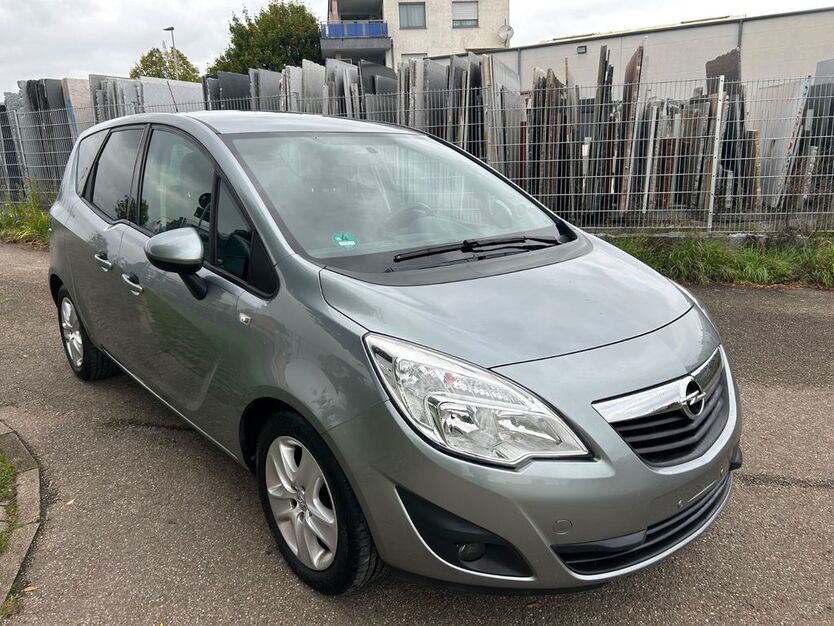 Opel Meriva 156.000 km 2.990 € Waiblingen OT Hegnach 71334