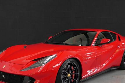 Ferrari 812 8.750 km 299.000 € Rohrdorf 72229