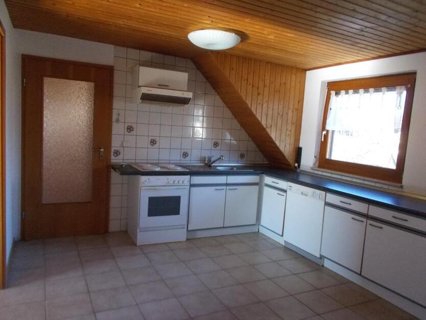 helles Einfamilienhaus mit Terrasse und Garten in Huchenfeld