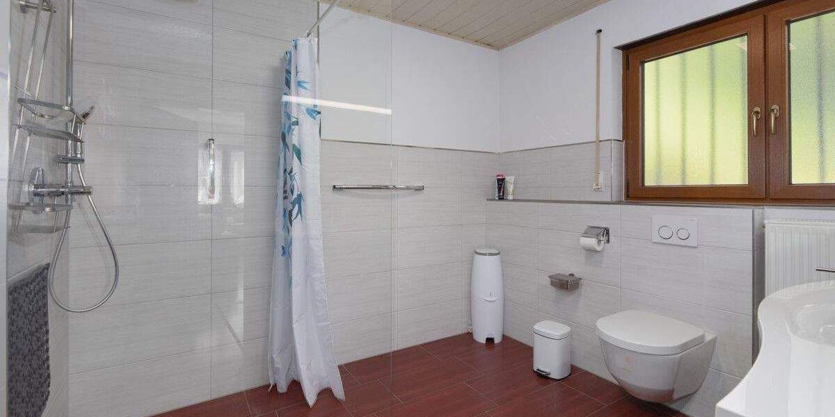 Einfamilienhaus Niefern-Öschelbronn / Niefern Niefern - 6 Zimmer, 180 m&sup2;, 560.000&euro; | Angebot:24860389