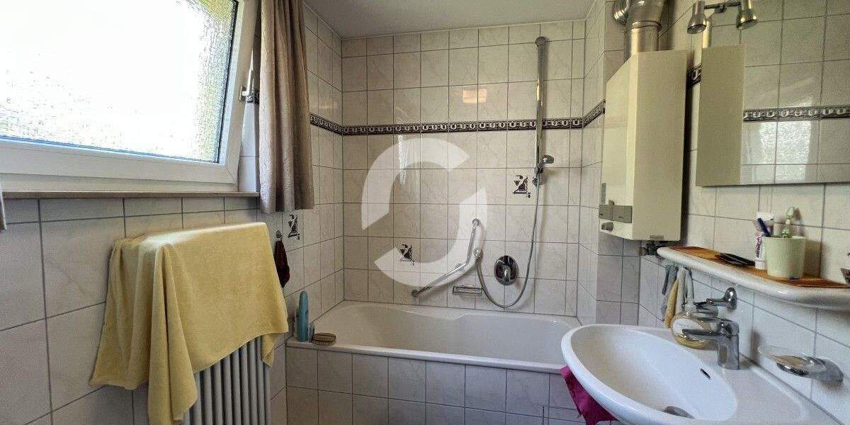 Mehrfamilienhaus, Wohnhaus Stuttgart Untertürkheim - 8 Zimmer, 206 m&sup2;, 700.000&euro; | Angebot:25743414