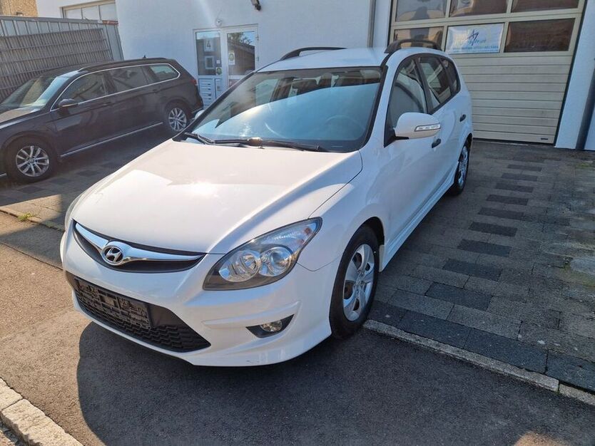 i30