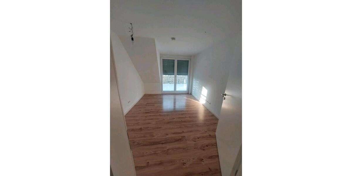 Dachgeschoßwohnung Ostfildern - 5 Zimmer, 130 m&sup2;, 1.650&euro; | Angebot:24605853