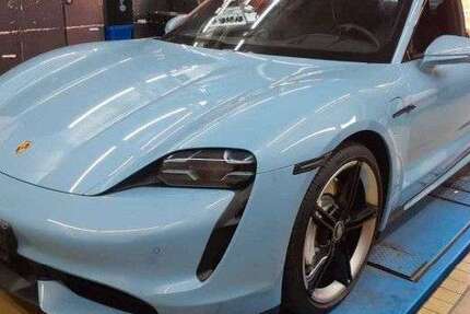 Porsche Taycan 21.600 km 79.800 € Gerlingen 70839