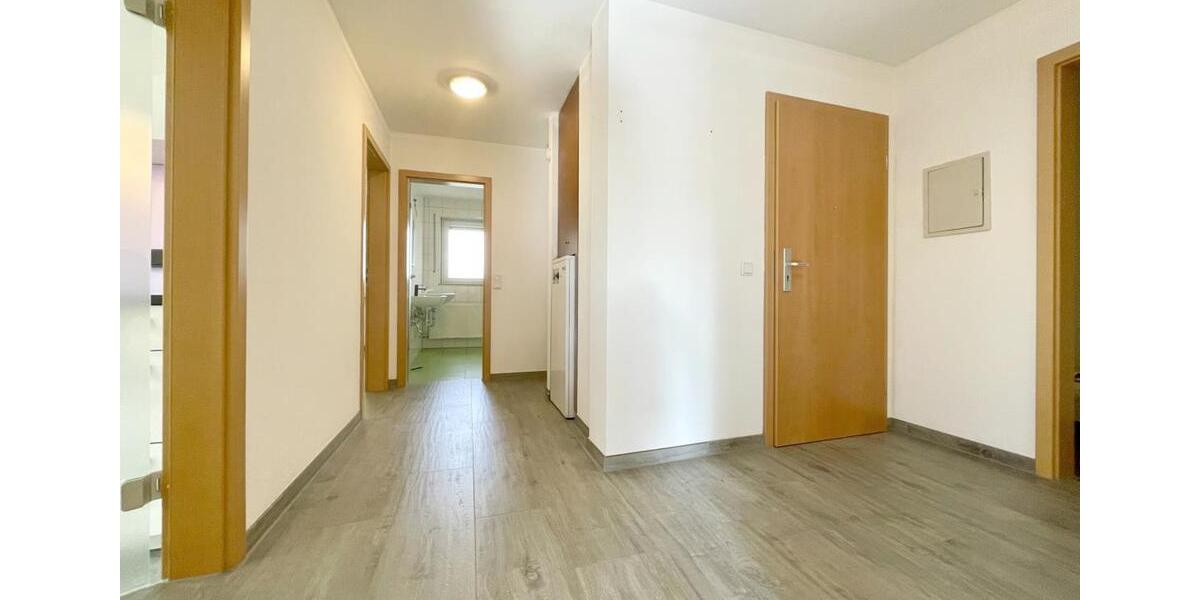 Erdgeschoßwohnung Metzingen - 4 Zimmer, 106 m&sup2;, 1.180&euro; | Angebot:26477082