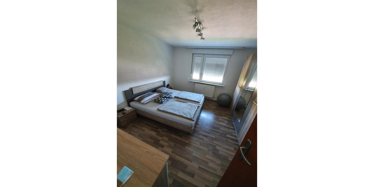 Etagenwohnung Mühlacker - 3 Zimmer, 90 m&sup2;, 1.060&euro; | Angebot:26395522