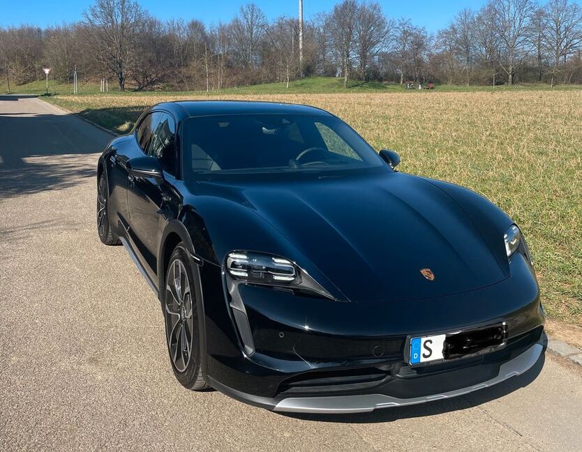 Porsche Taycan 36.000 km 74.900 € Stuttgart 70619