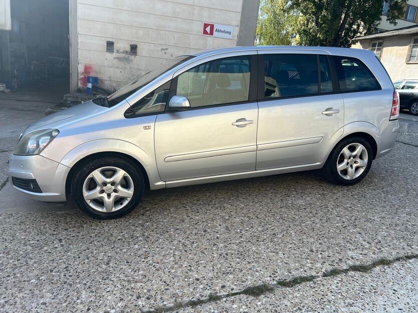 Opel Zafira 157.000 km 4.899 € Stuttgart 70469