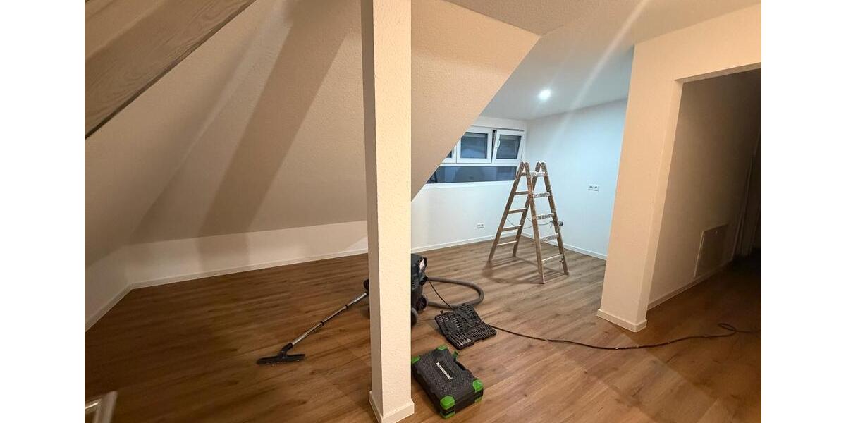 Dachgeschoßwohnung Pforzheim Eutingen - 2.5 Zimmer, 67 m&sup2;, 600&euro; | Angebot:25948445