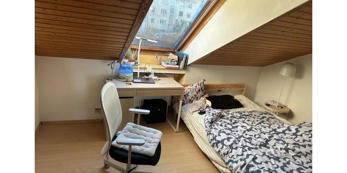 Dachgeschoßwohnung Pforzheim - 2 Zimmer, 52 m&sup2;, 630&euro; | Angebot:25943007