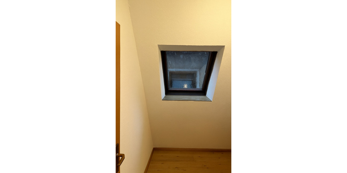 Dachgeschoßwohnung Markgröningen - 4.5 Zimmer, 92 m&sup2;, 375.000&euro; | Angebot:24332167