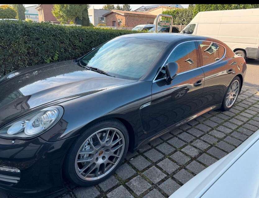 Porsche Panamera 86.800 km 32.900 € Wannweil 72827