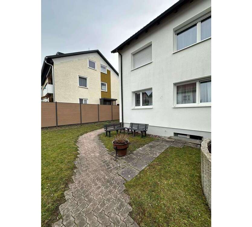 Haus zum Kaufen in Leonberg 840.000 € 270 m²