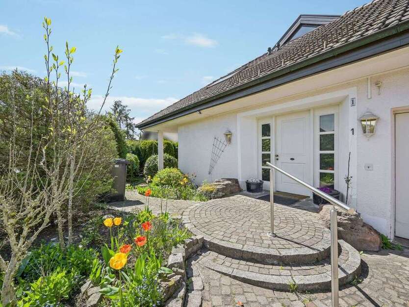 Haus zum Kaufen in Bad Liebenzell 895.000 € 359.59 m²