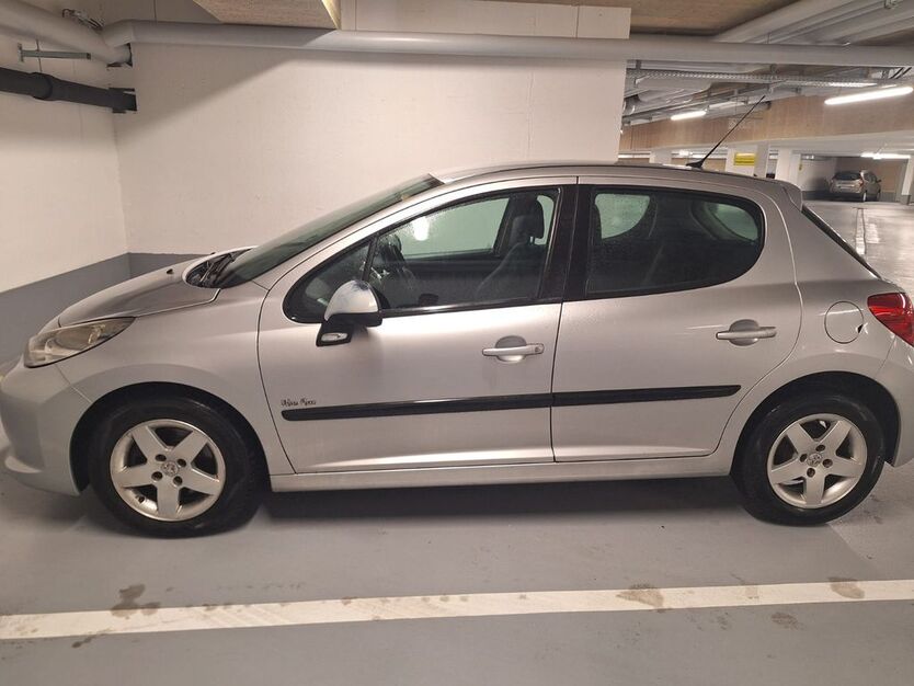 Peugeot 207 165.000 km 2.300 € Reutlingen 72760