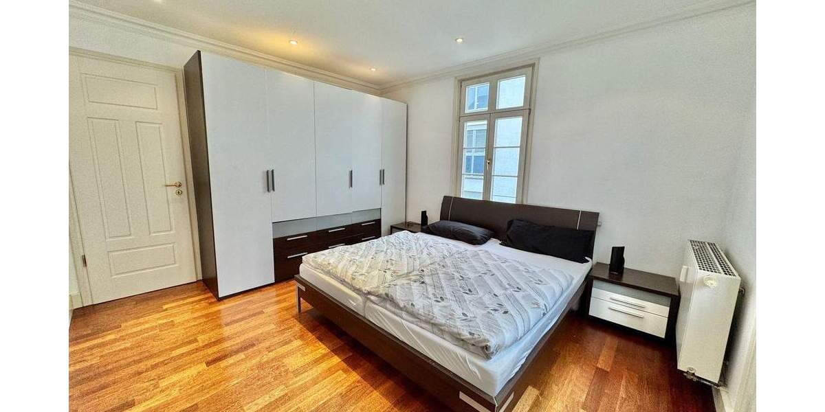 Etagenwohnung Stuttgart Mitte - 5 Zimmer, 130 m&sup2;, 2.340&euro; | Angebot:25704686