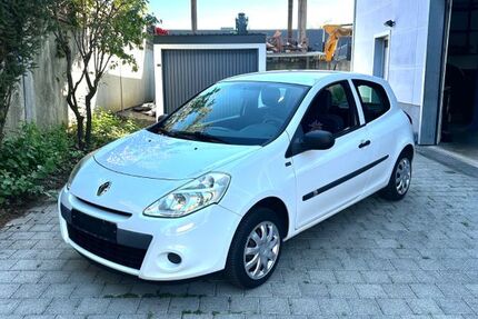 Renault Clio 105.800 km 3.300 &euro; Stuttgart 70184