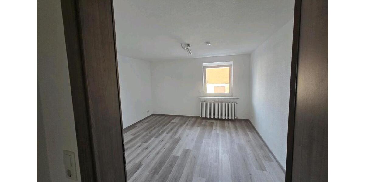 Etagenwohnung Gärtringen - 3.5 Zimmer, 100 m&sup2;, 1.500&euro; | Angebot:25432110