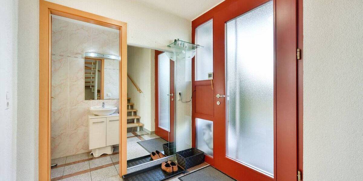 Reihenmittelhaus Stuttgart Zuffenhausen - 4 Zimmer, 119 m&sup2;, 700.000&euro; | Angebot:22449949