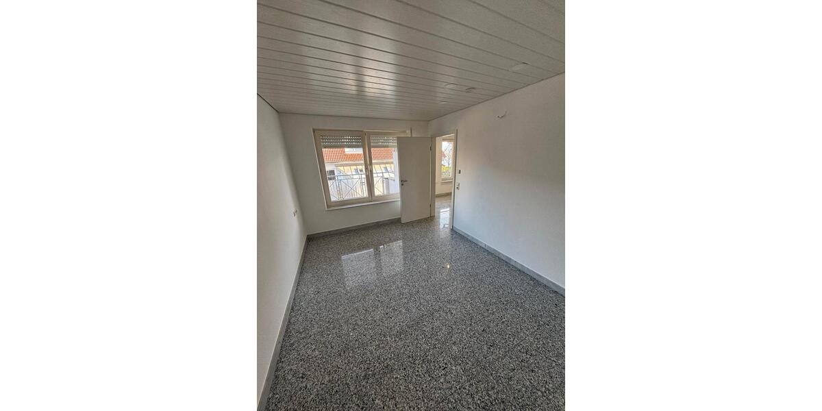 Etagenwohnung Sachsenheim - 2 Zimmer, 47 m&sup2;, 219.000&euro; | Angebot:27236685
