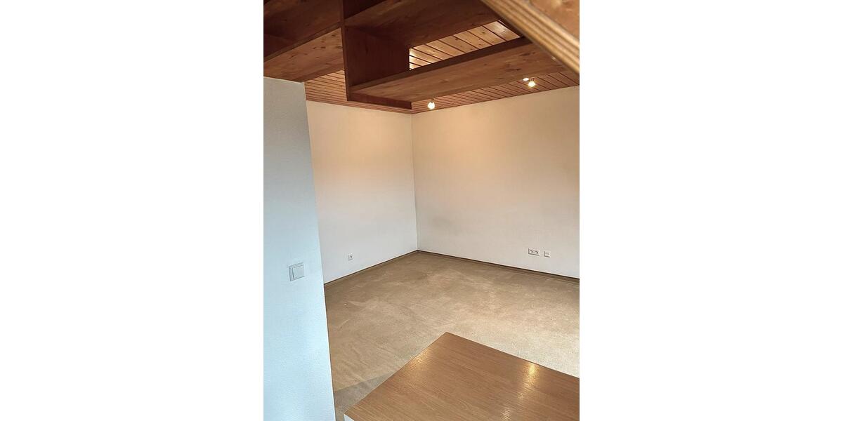 Dachgeschoßwohnung Nürtingen - 1 Zimmer, 24 m&sup2;, 90.000&euro; | Angebot:26803340
