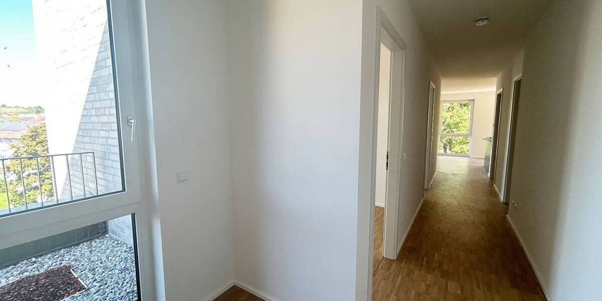 Etagenwohnung Stuttgart Untertürkheim - 3 Zimmer, 108 m&sup2;, 1.990&euro; | Angebot:24027699