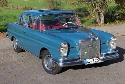 Mercedes 220