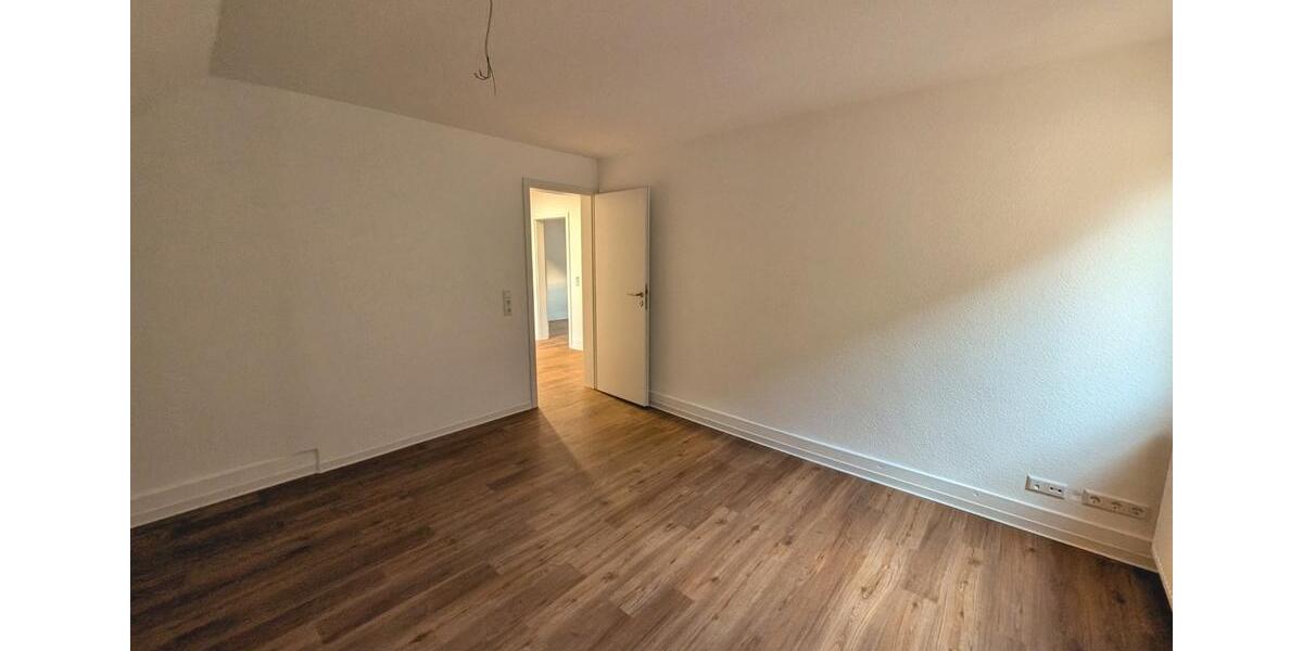 Dachgeschoßwohnung Ludwigsburg - 4 Zimmer, 97 m&sup2;, 1.315&euro; | Angebot:27608091