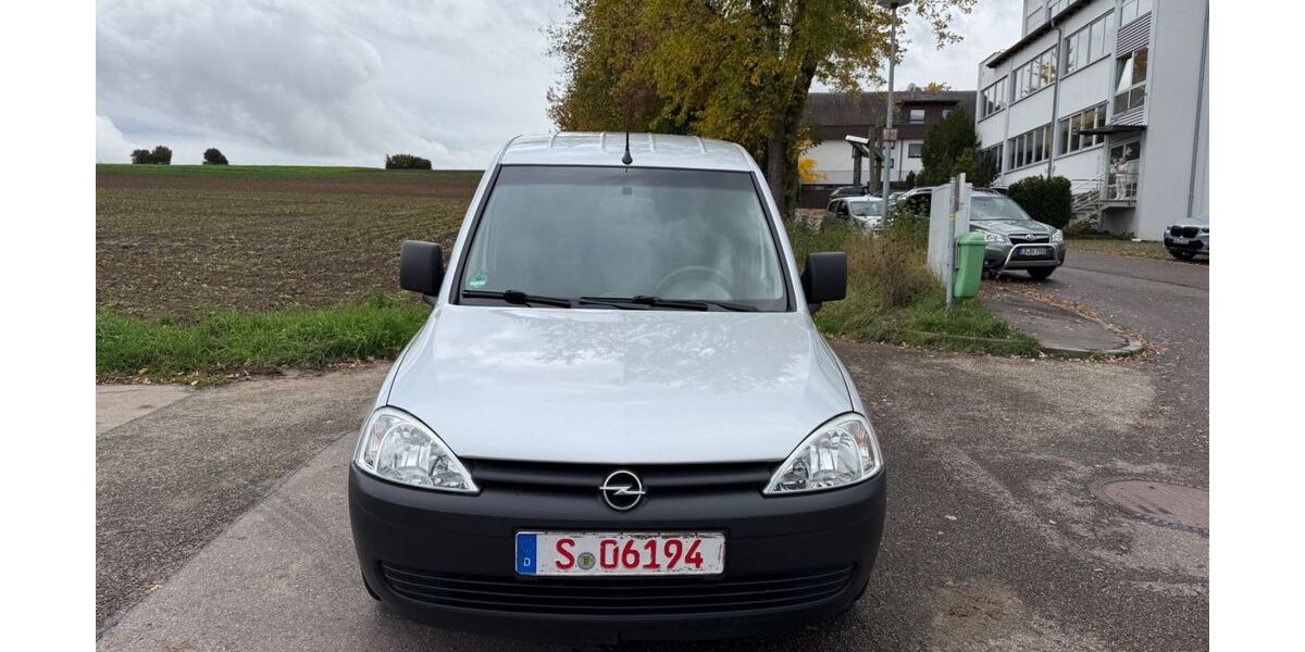 Opel Combo 63.000 km 5.949 &euro; Fellbach 70736