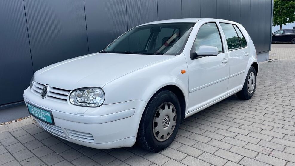 VW Golf 98.000 km 3.700 € Holzgerlingen 71088