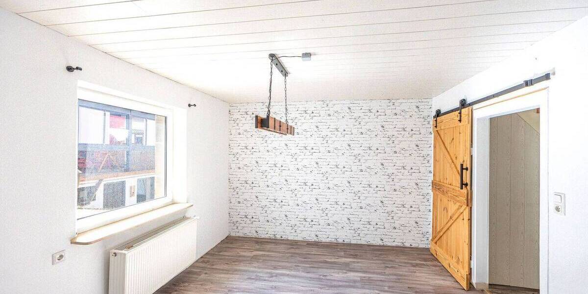 Doppelhaushälfte Mühlacker Enzberg - 5 Zimmer, 119 m&sup2;, 250.000&euro; | Angebot:25801343