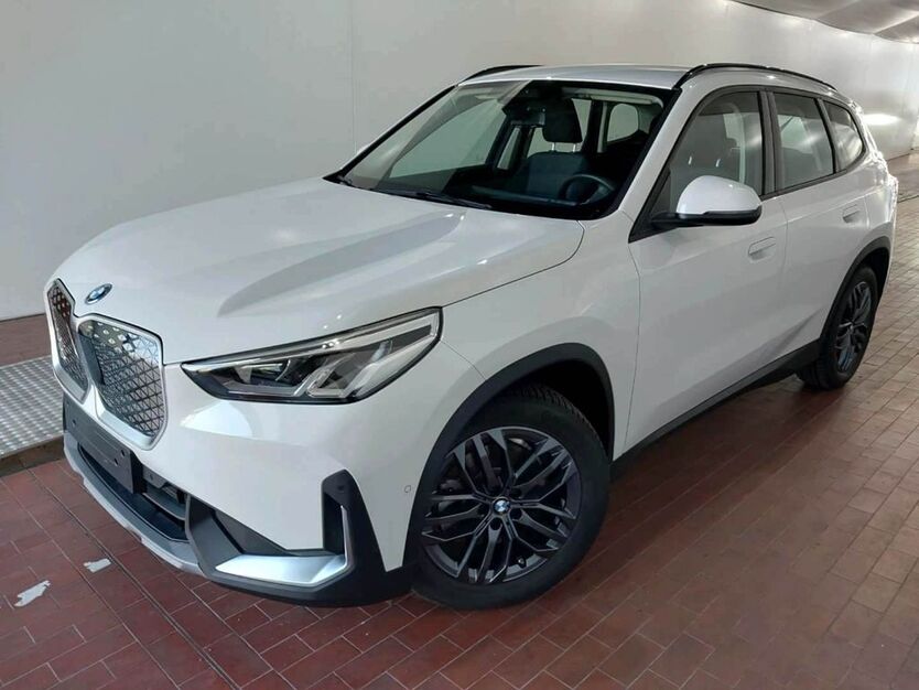 BMW iX1 26.300 km 37.480 € Böblingen 71032