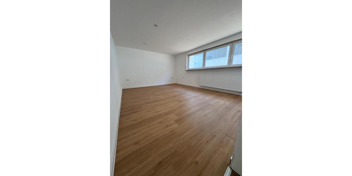 Etagenwohnung Sachsenheim - 5 Zimmer, 94 m&sup2;, 1.070&euro; | Angebot:24598425