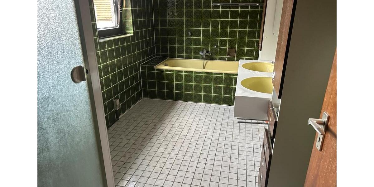 Etagenwohnung Ammerbuch - 5 Zimmer, 140 m&sup2;, 1.000&euro; | Angebot:24299498