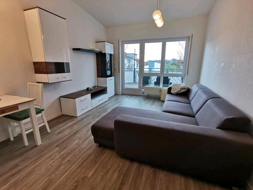 Stilvolle und moderne 2-Raum-DG-Wohnung mit EBK in Freiberg am