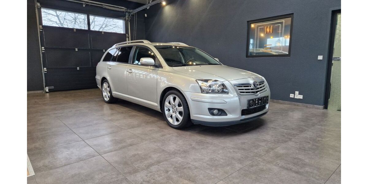 Toyota Avensis 139.500 km 3.999 &euro; Gäufelden 71126