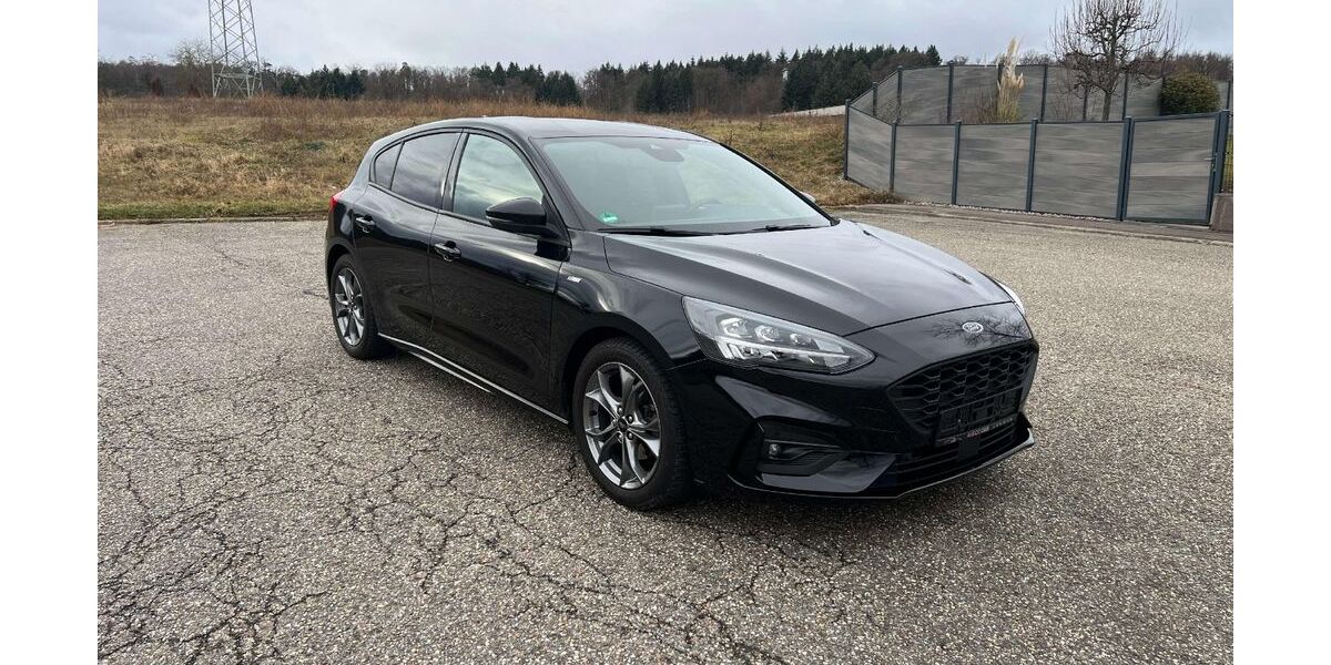 Ford Focus 50.000 km 16.900 &euro; Niefern-Öschelbronn 75223