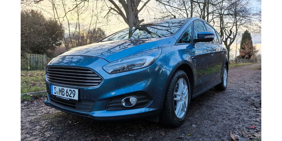 Ford S-Max 95.777 km 18.450 &euro; Stuttgart 70378
