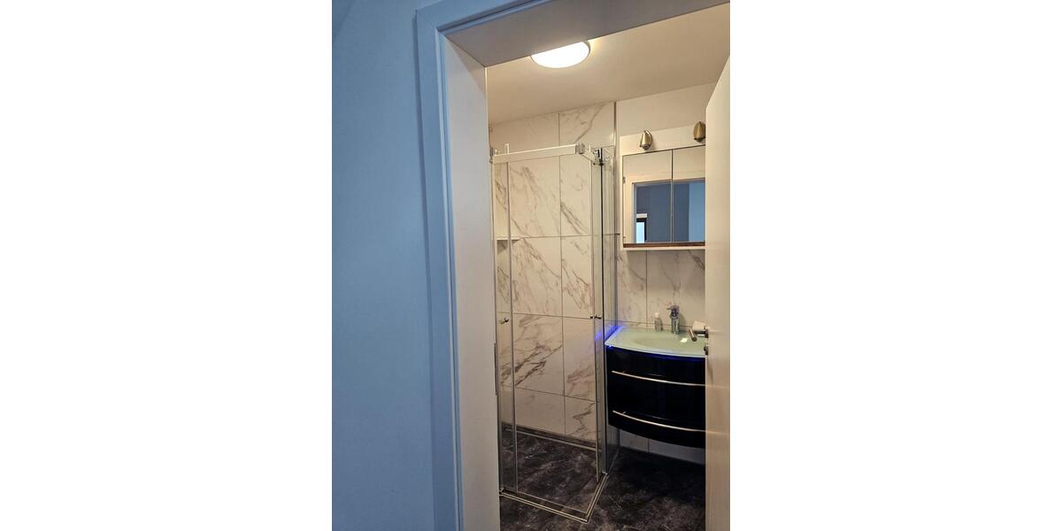 Dachgeschoßwohnung Stuttgart Feuerbach - 3 Zimmer, 65 m&sup2;, 1.200&euro; | Angebot:25547181