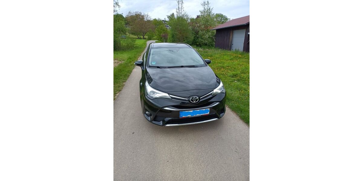 Toyota Avensis 105.000 km 15.500 &euro; Reutlingen 72760