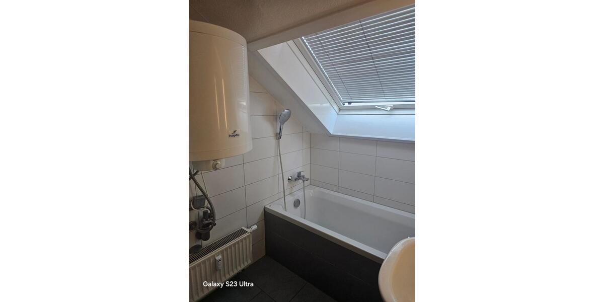 Dachgeschoßwohnung Gärtringen - 3 Zimmer, 70 m&sup2;, 1.250&euro; | Angebot:25342628